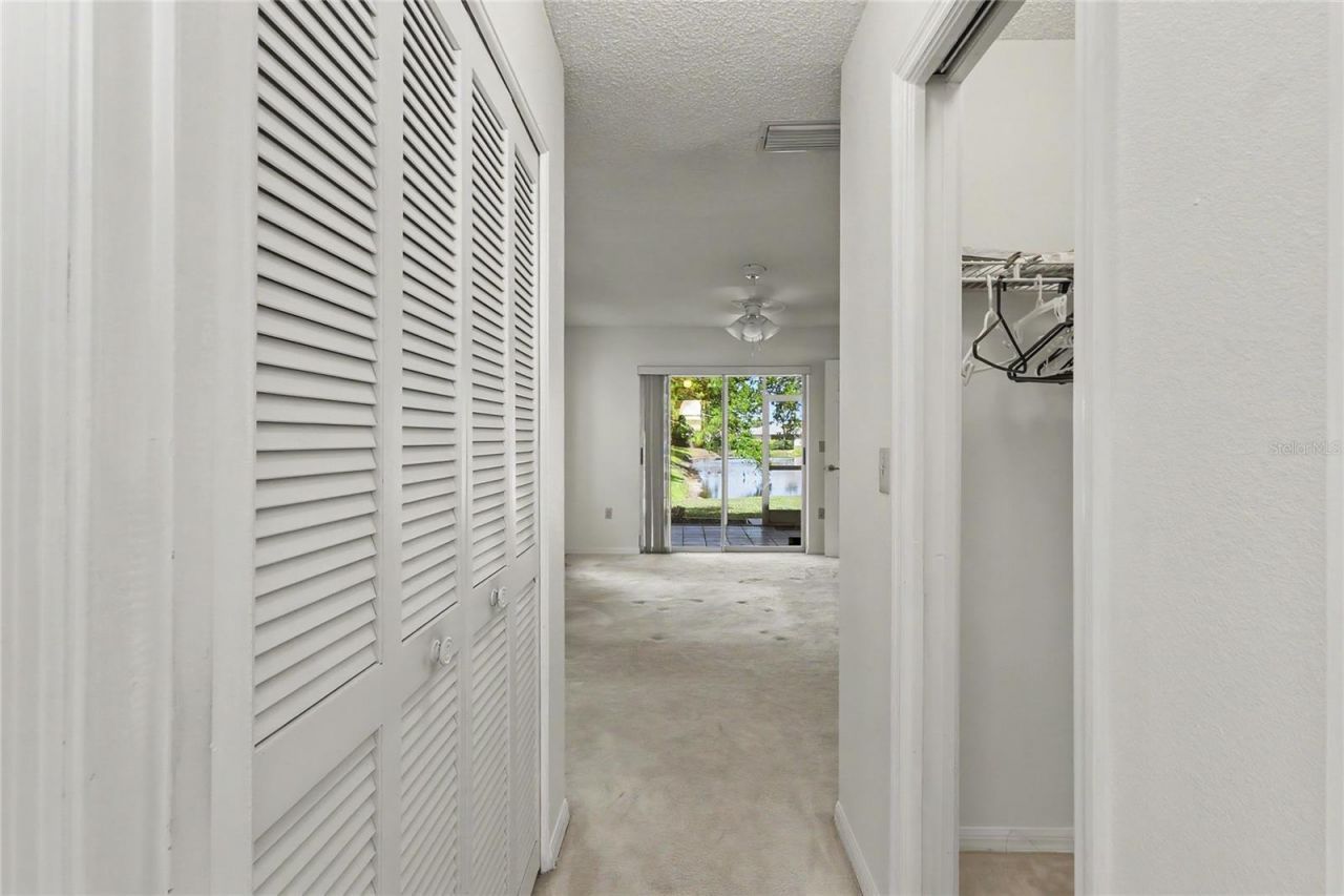 5657 29th Street Circle E, Bradenton, FL 34203 Photo