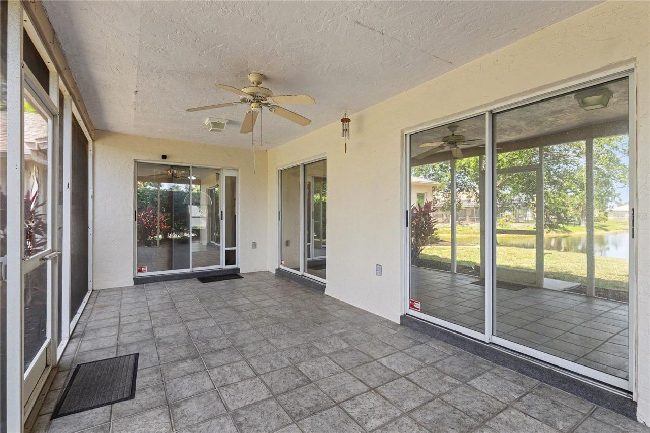 5657 29th Street Circle E, Bradenton, FL 34203 Photo
