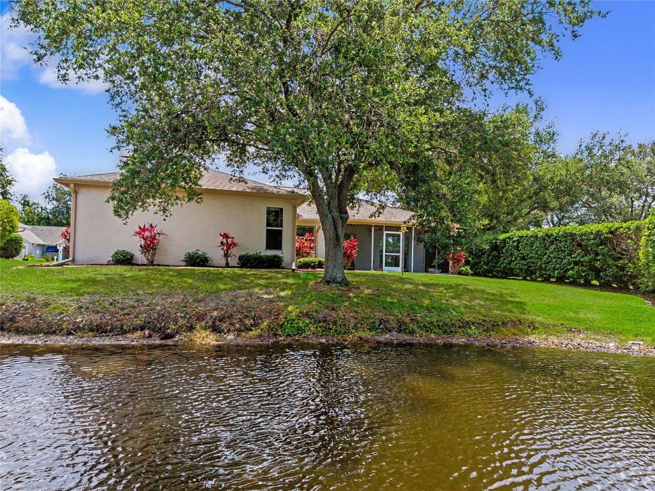5657 29th Street Circle E, Bradenton, FL 34203 Photo