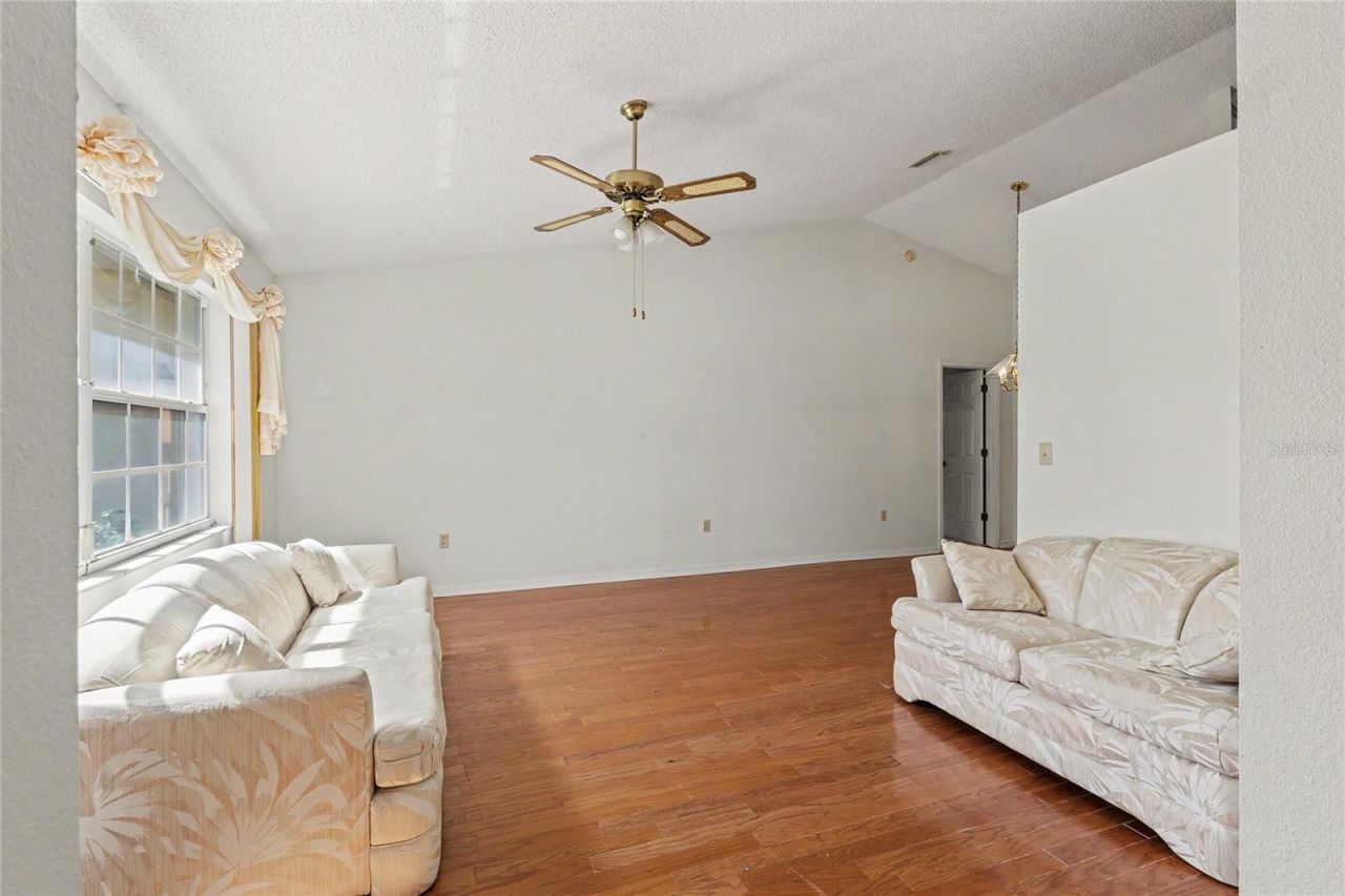 5657 29th Street Circle E, Bradenton, FL 34203 Photo