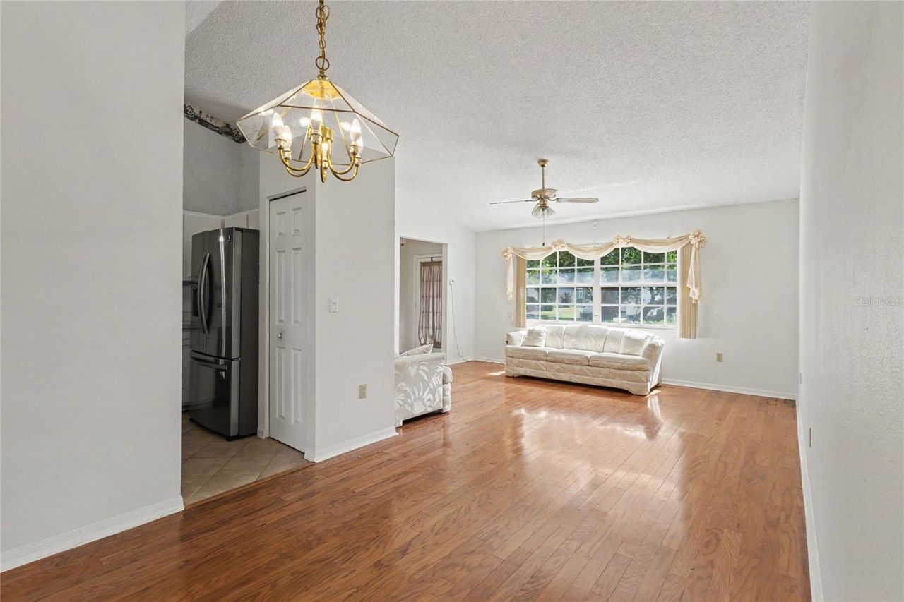 5657 29th Street Circle E, Bradenton, FL 34203 Photo