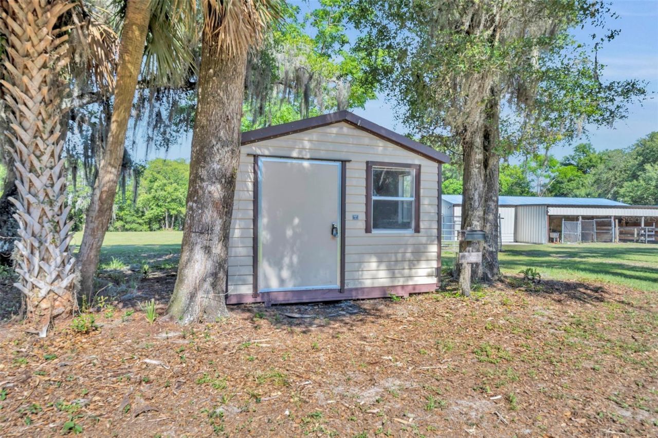 495 1st Street, Geneva, FL 32732 Photo