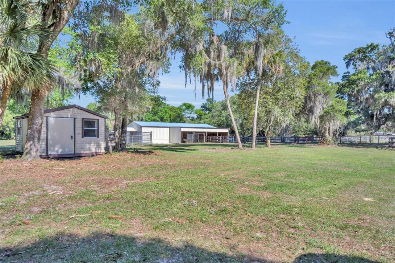 495 1st Street, Geneva, FL 32732 Photo
