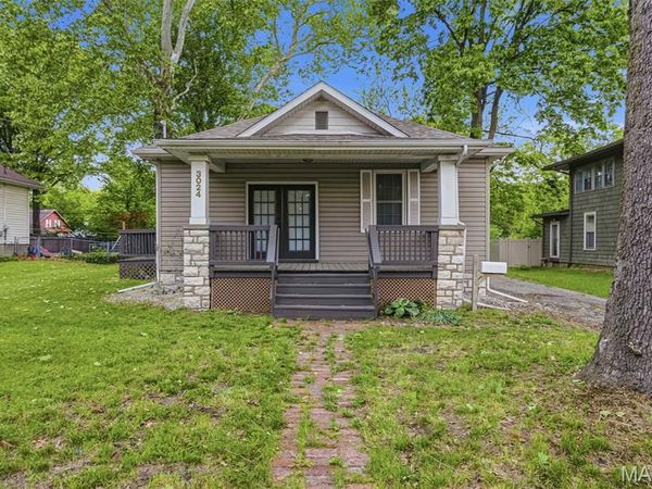 3024 Brown Street , Alton, IL 62002
