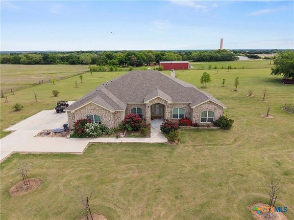 118 County Road 274 , Gatesville, TX 76528