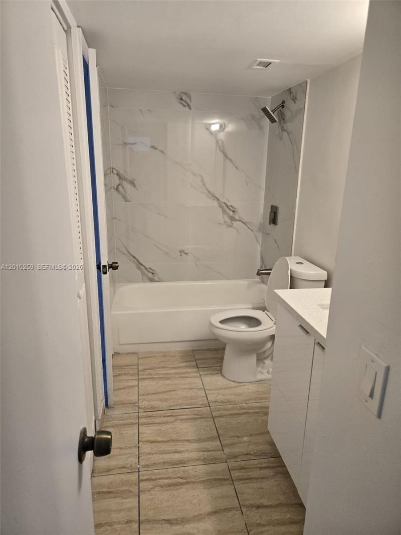 496 NW 165th St Rd , Unit D-210, Miami, FL 33169 Photo