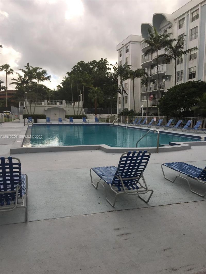 496 NW 165th St Rd , Unit D-210, Miami, FL 33169 Photo