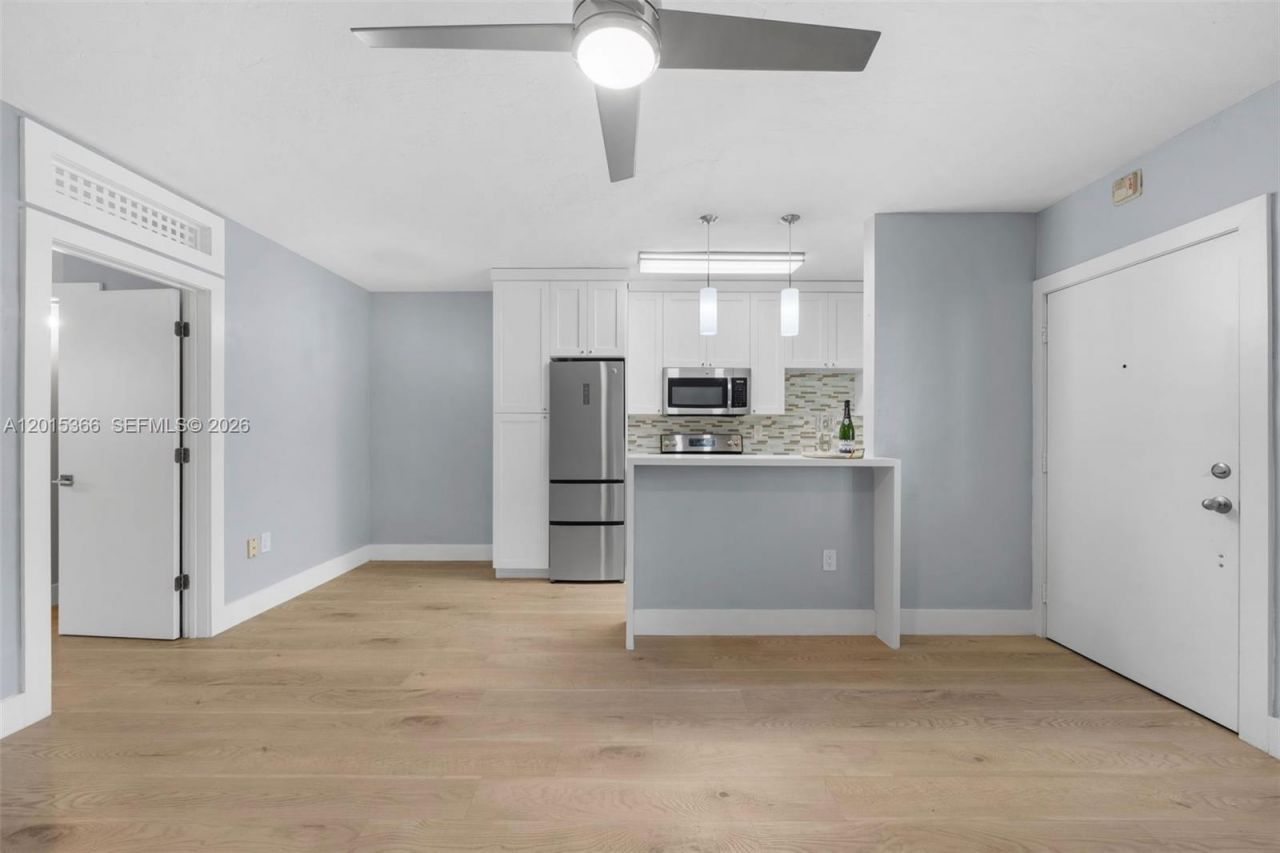6330 SW 79th St , Unit 4, South Miami, FL 33143 Photo
