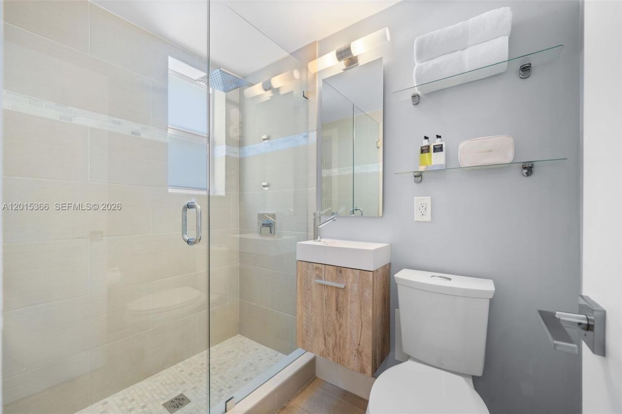 6330 SW 79th St , Unit 4, South Miami, FL 33143 Photo