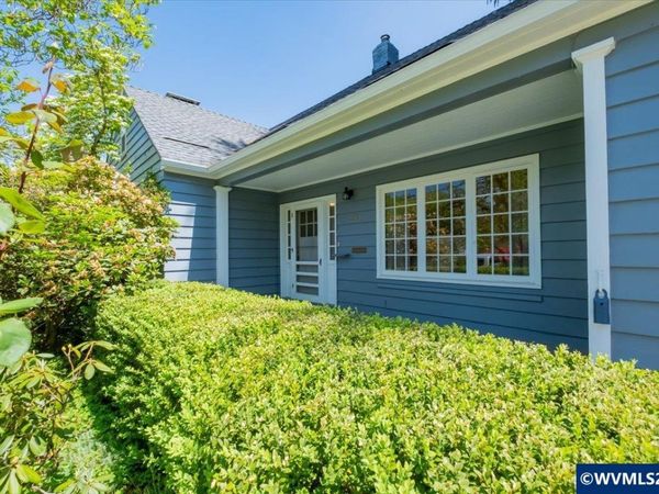 1960 East Nob Hill St SE, Salem, OR 97302