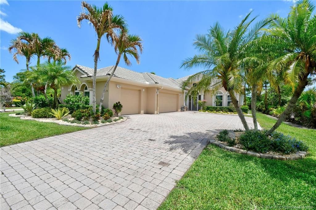 4615 NW Wandering Oak Court, Jensen Beach, FL 34957 Photo
