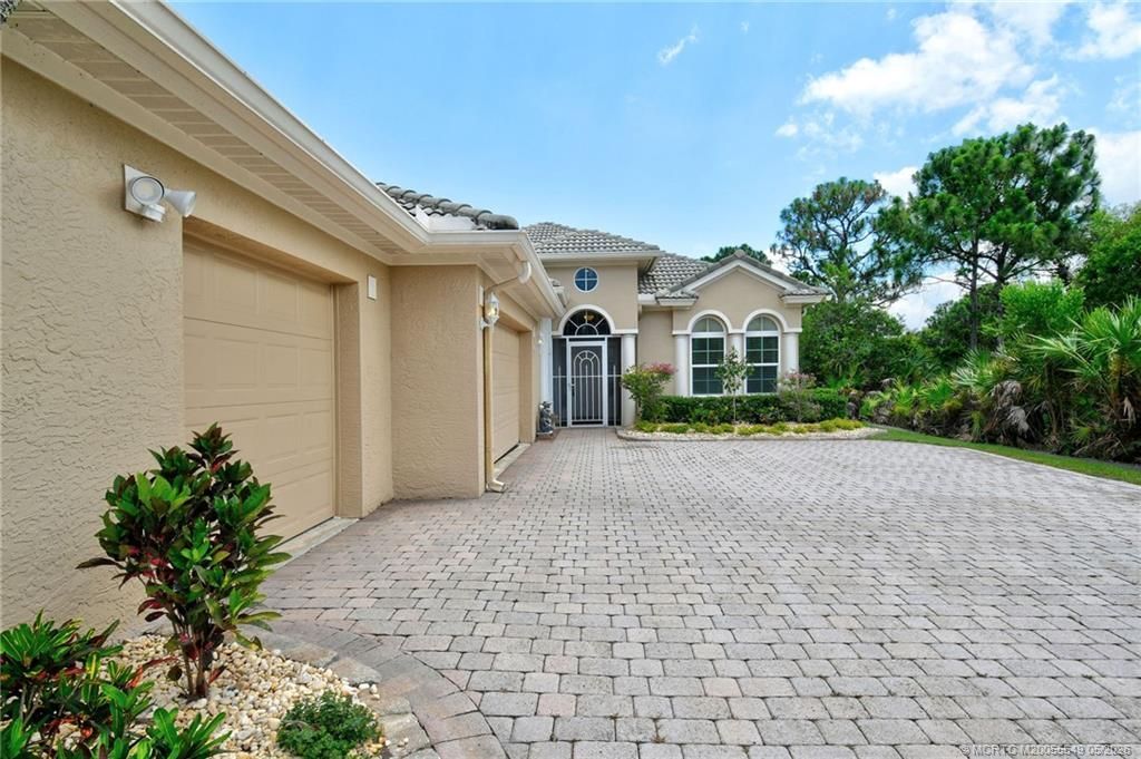 4615 NW Wandering Oak Court, Jensen Beach, FL 34957 Photo