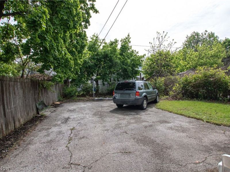 635 E 115th Street, Cleveland, OH 44108 Photo 25