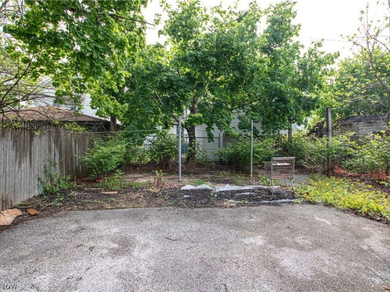635 E 115th Street, Cleveland, OH 44108 Photo 26