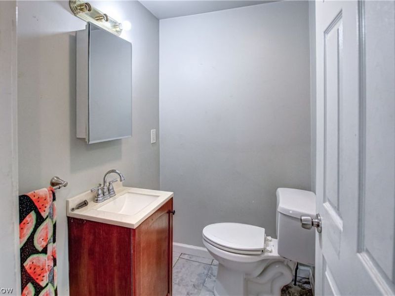 635 E 115th Street, Cleveland, OH 44108 Photo 8