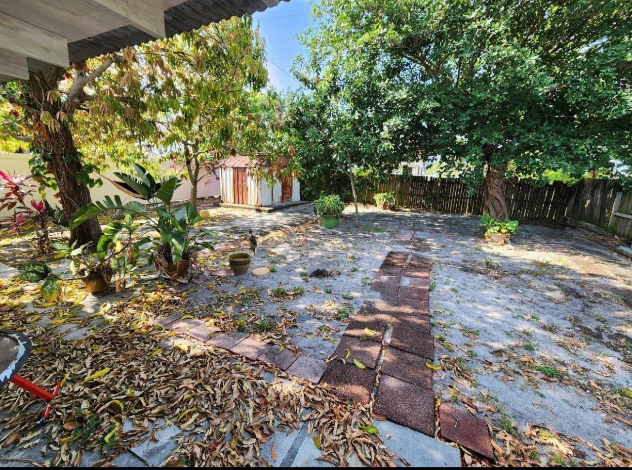 916 Francis Street, West Palm Beach, FL 33405 Photo