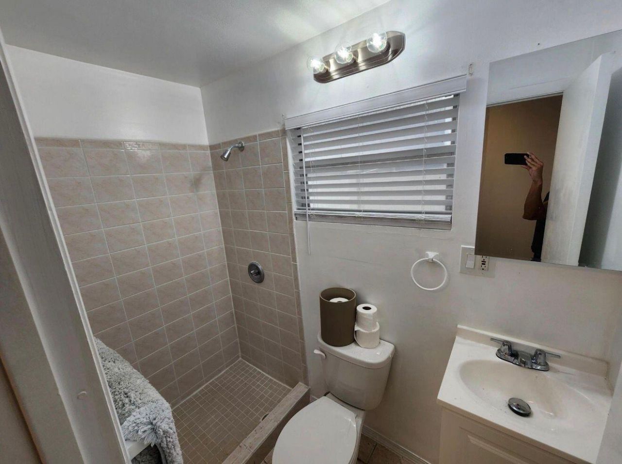 916 Francis Street, West Palm Beach, FL 33405 Photo