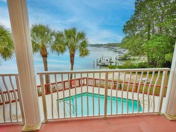 5 Laguna Street, Unit 205, Fort Walton Beach, FL 32548