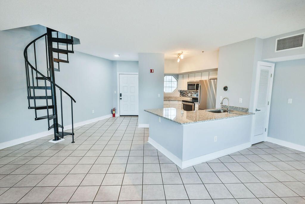 5 Laguna Street, Unit 205, Fort Walton Beach, FL 32548 Photo