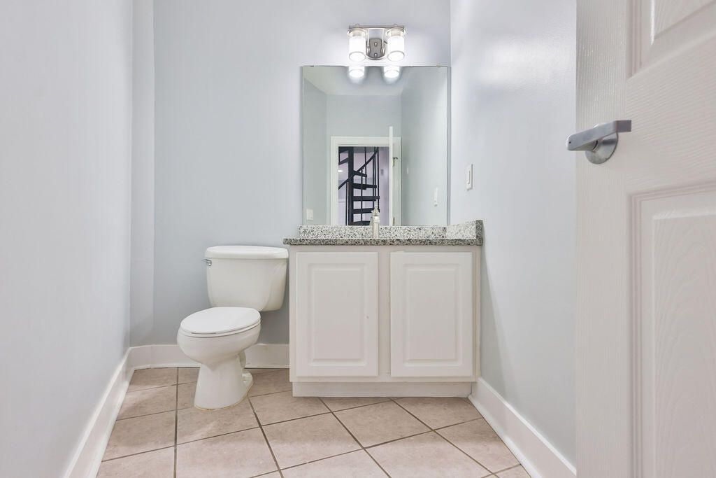 5 Laguna Street, Unit 205, Fort Walton Beach, FL 32548 Photo