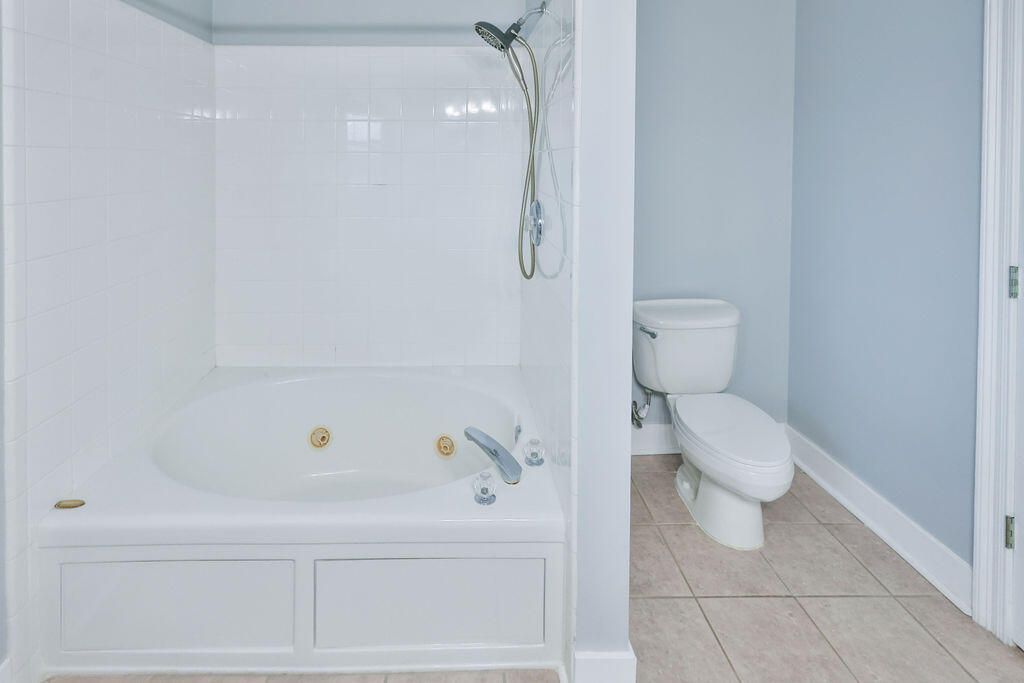 5 Laguna Street, Unit 205, Fort Walton Beach, FL 32548 Photo