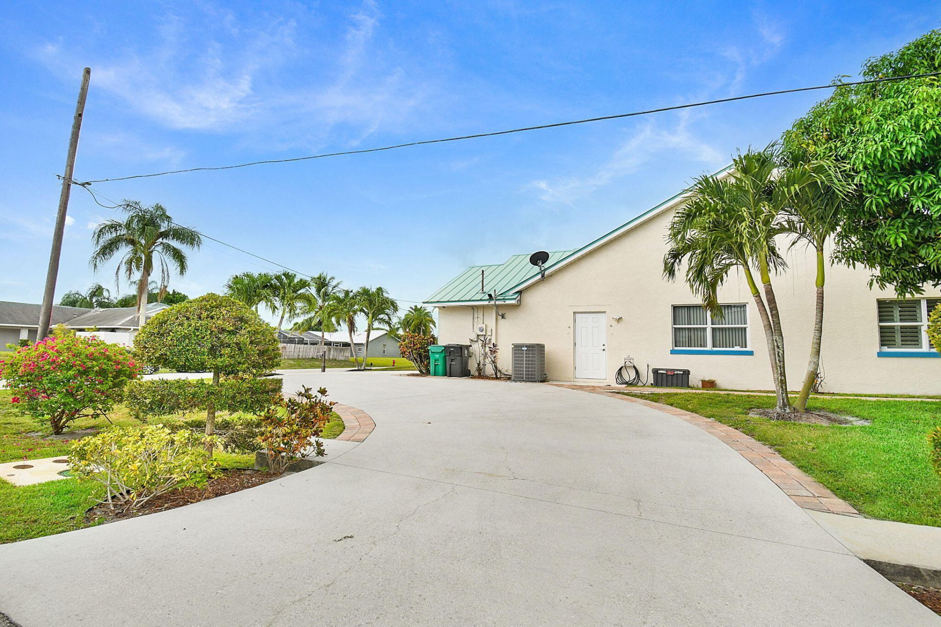702 SE Adams Court, Port Saint Lucie, FL 34984 Photo