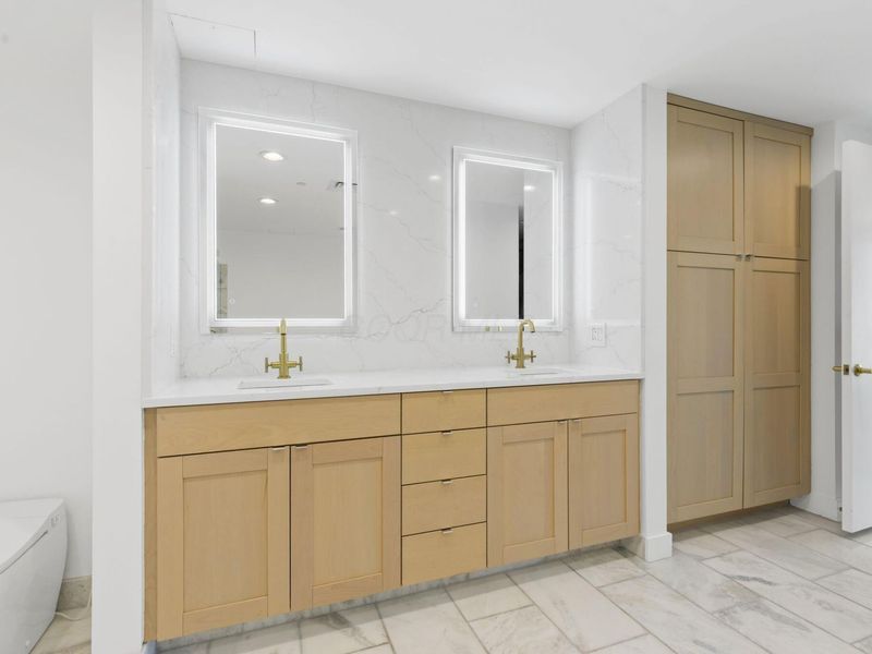 1 Miranova Place, Unit 615, Columbus, OH 43215 Photo 14