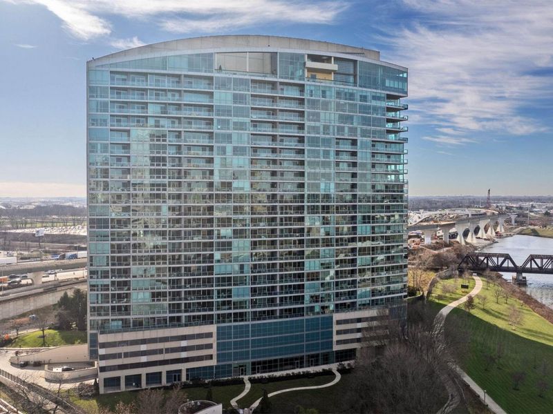 1 Miranova Place, Unit 615, Columbus, OH 43215 Photo 4
