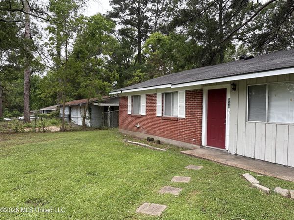 349 Queen Isabella, Jackson, MS 39209