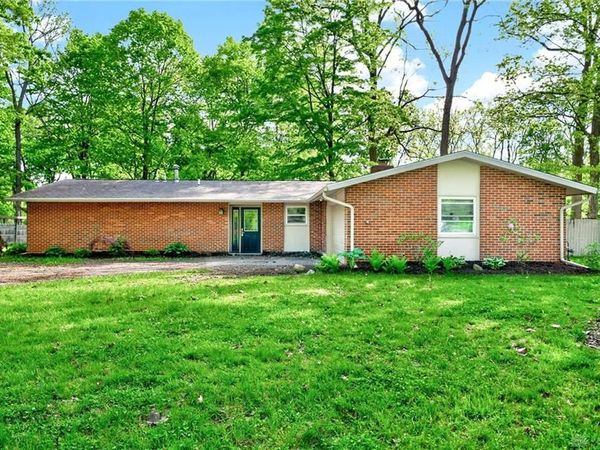 1700 Kensington Drive, Bellbrook, OH 45305