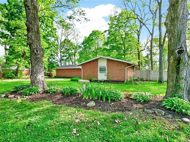 1700 Kensington Drive, Bellbrook, OH 45305 Photo 2