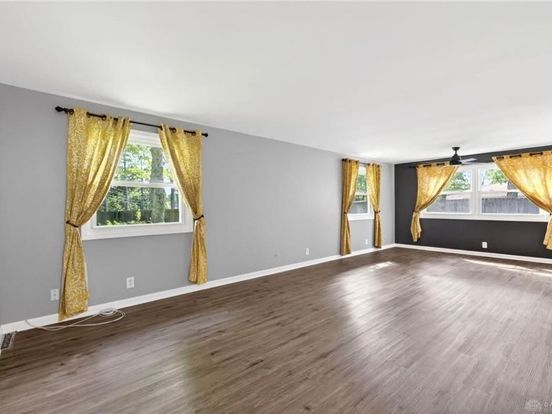 1700 Kensington Drive, Bellbrook, OH 45305 Photo 4