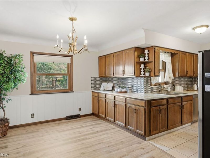 30401 Harrison Street, Willowick, OH 44095 Photo 9