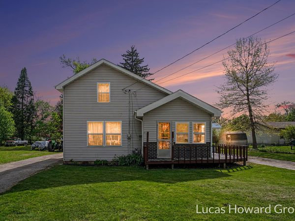 229 S Sherman Street, Sheridan, MI 48884
