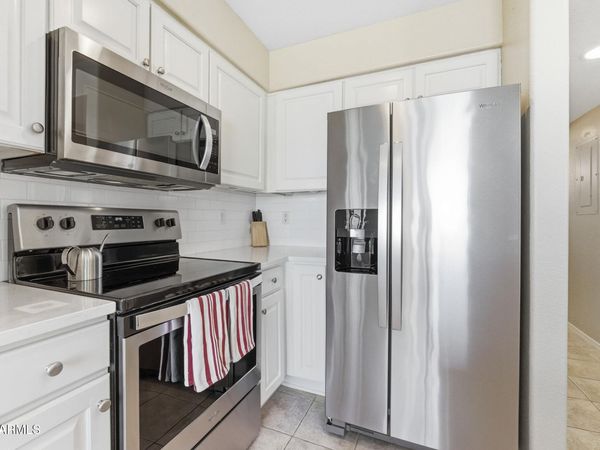 16631 E EL LAGO Boulevard, Unit 209, Fountain Hills, AZ 85268