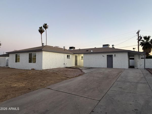 5821 W ELM Street, Phoenix, AZ 85031