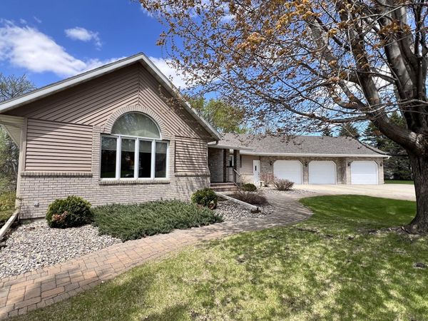 1500 Mc Auliffe Place NW, Alexandria, MN 56308