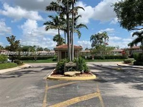 895 Twin Lakes Dr , Unit 1-F, Coral Springs, FL 33071