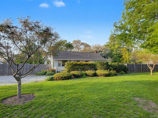 359 Moffitt Boulevard , Islip, NY 11751