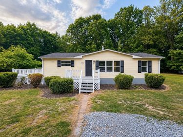 12989 County Line Road, Keysville, VA 23947
