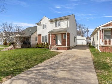 28810 Birchlawn Street, Garden City, MI 48135