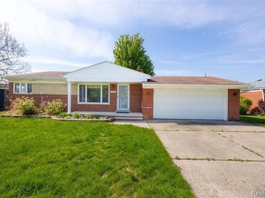 5646 Cambourne Road, Dearborn Heights, MI 48127