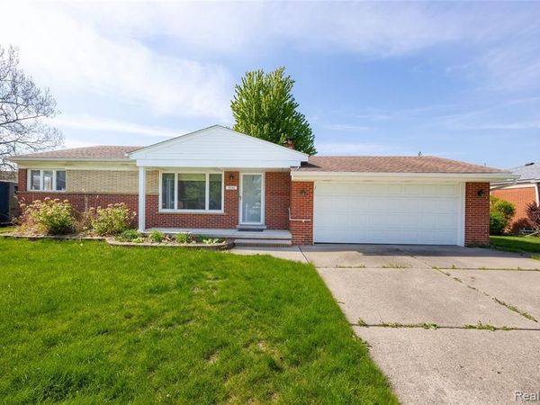 5646 Cambourne Road , Dearborn Heights, MI 48127