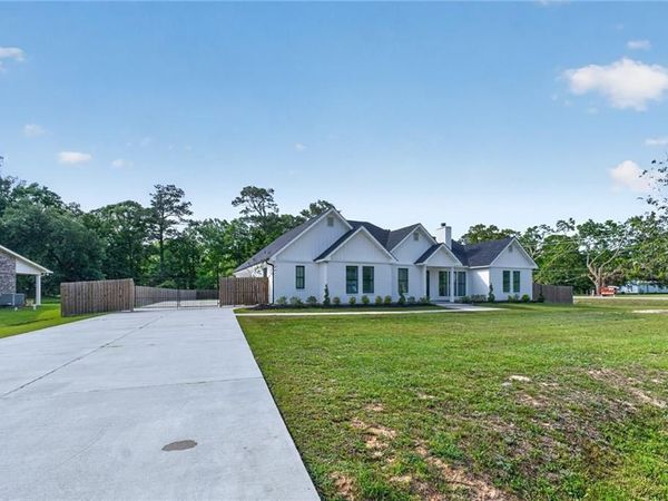 38113 JULIA Drive, Pearl River, LA 70452