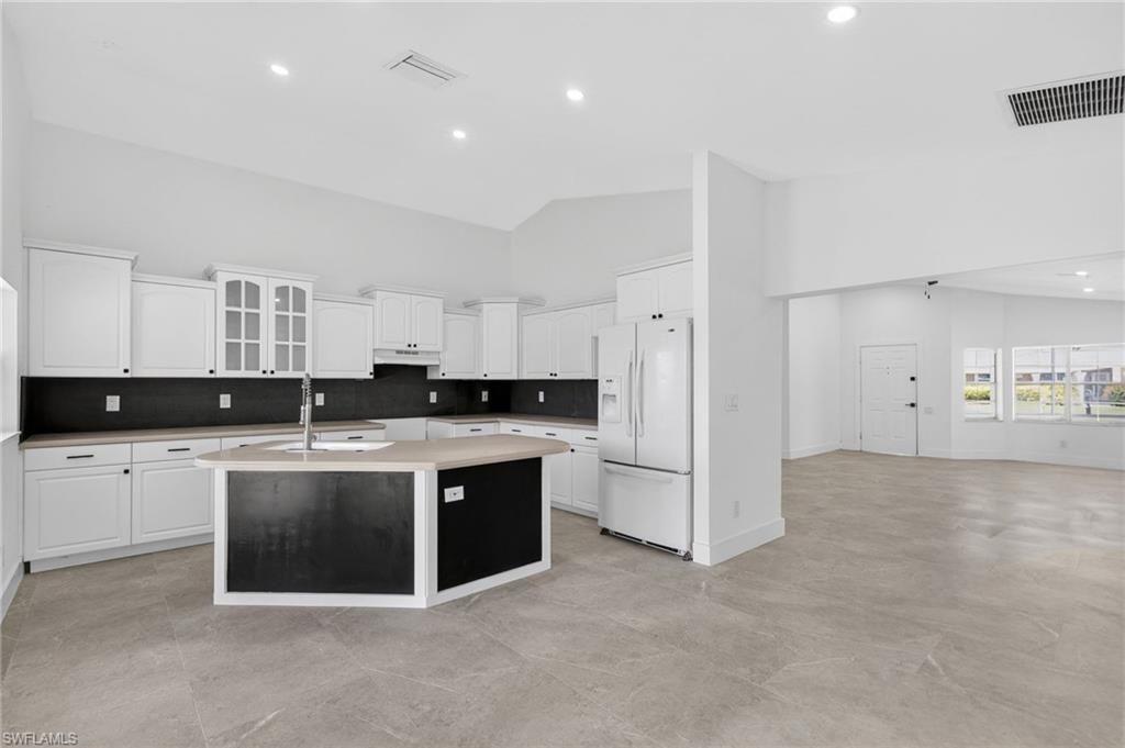 226 SE 6th Ter, Cape Coral, FL 33990 Photo