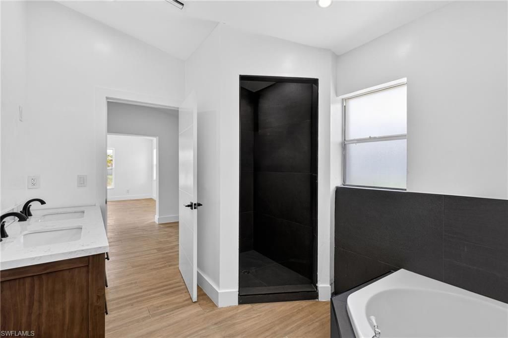 226 SE 6th Ter, Cape Coral, FL 33990 Photo