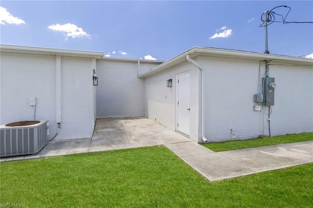 226 SE 6th Ter, Cape Coral, FL 33990 Photo