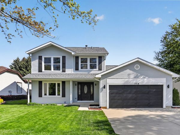 1818 Hawk Lane , Elk Grove Village, IL 60007