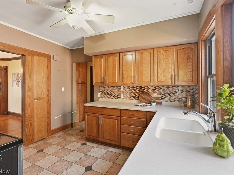 17513 Laverne Avenue, Cleveland, OH 44135 Photo 13