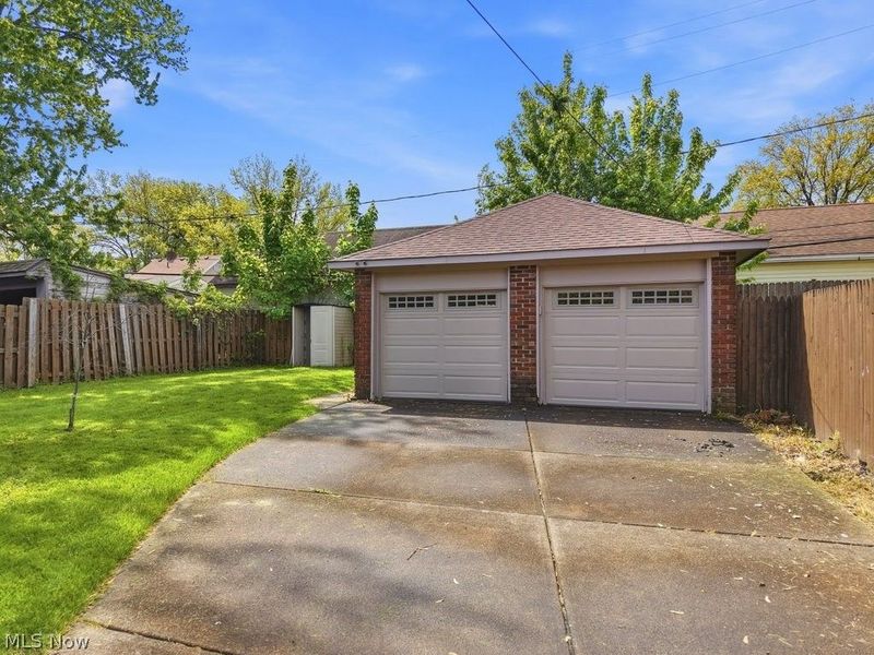 17513 Laverne Avenue, Cleveland, OH 44135 Photo 27